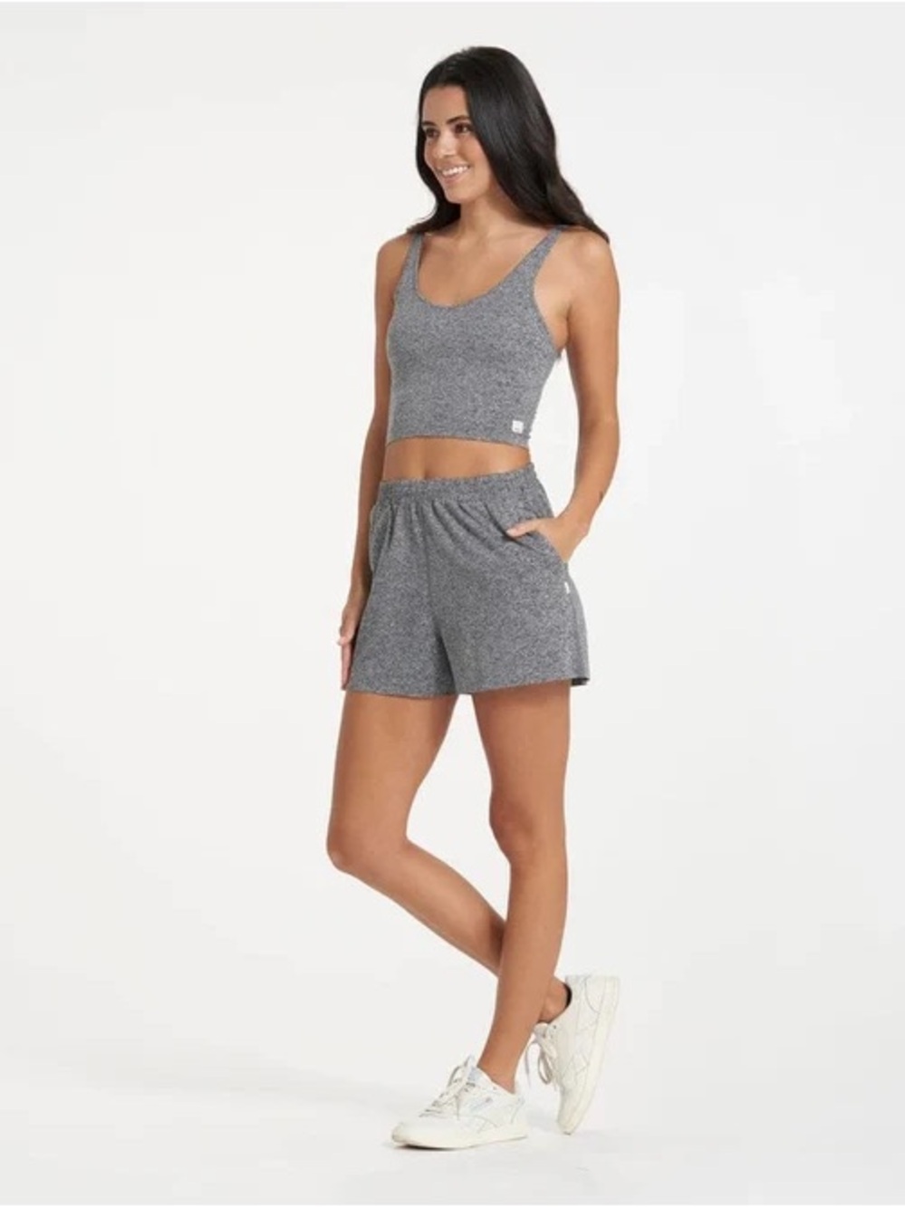 Vuori Boyfriend Short Grey 3.5” Sz XS Women's
(Ago A-2)